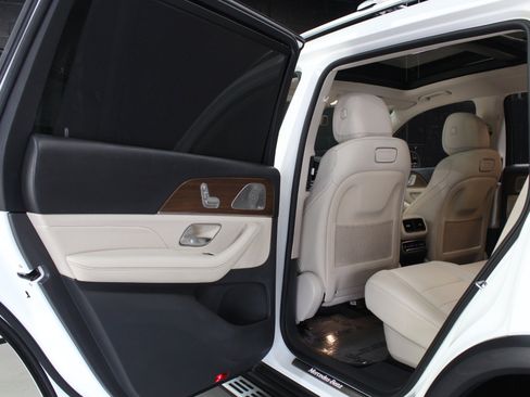 Used 2020 Mercedes-Benz GLS 450 4MATIC image 40