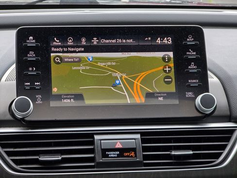 Used 2018 Honda Accord Touring image 7