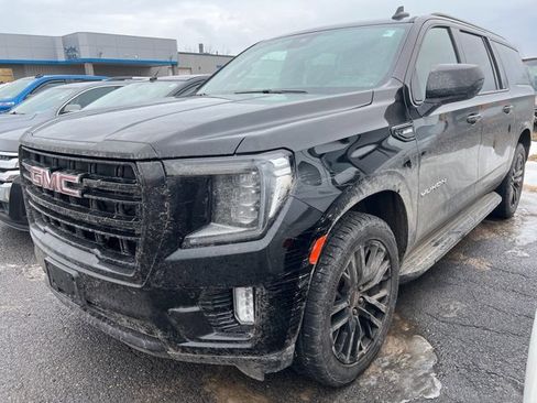 Used 2023 GMC Yukon XL SLE image 1