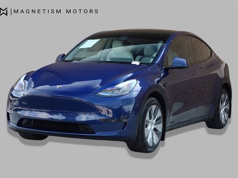 Used 2024 Tesla Model Y Long Range AWD/4WD image 5