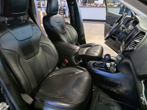 Used 2020 Jeep Cherokee Limited AWD/4WD image 19