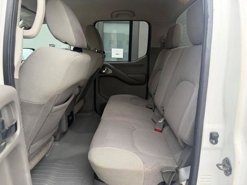 Used 2011 Nissan Frontier SV RWD image 18