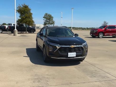 New 2026 Chevrolet Trax LT w/ LT Convenience Package FWD image 4