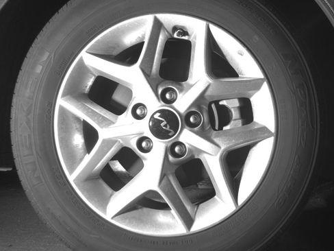 Used 2025 Kia Soul LX w/ LX Technology Package image 13