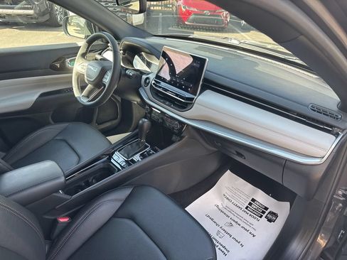 Used 2024 Jeep Compass Limited AWD/4WD image 35
