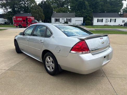 Used 2009 Chevrolet Impala LT w/ Luxury Edition Package FWD image 8