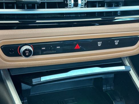 Used 2024 BMW 430i Convertible RWD image 19