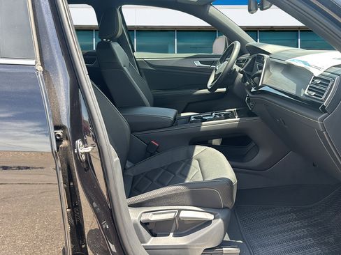 New 2026 Volkswagen Atlas Cross Sport SE AWD/4WD image 11