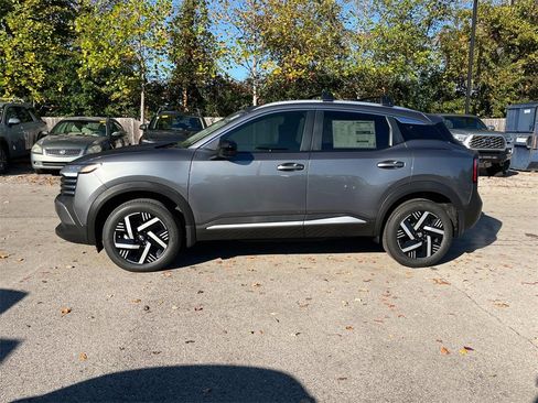 New 2026 Nissan Kicks SV w/ SV Premium Package image 8