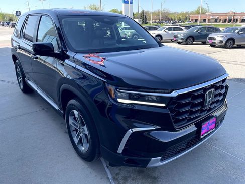 Used 2025 Honda Pilot EX-L image 4