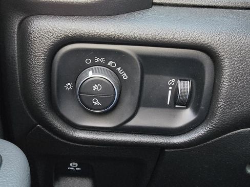 Used 2020 RAM 1500 Big Horn image 26