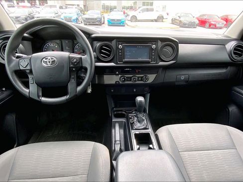 Used 2018 Toyota Tacoma SR image 14