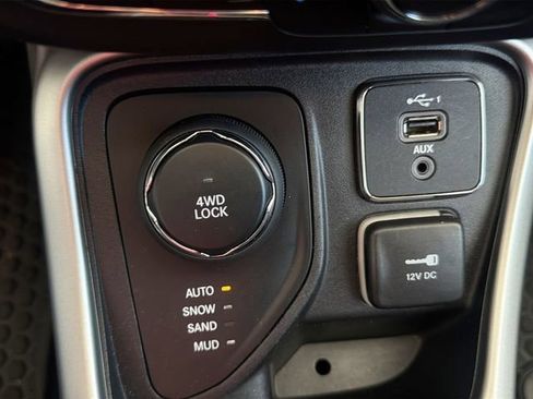 Used 2021 Jeep Compass Latitude w/ Convenience Group AWD/4WD image 24