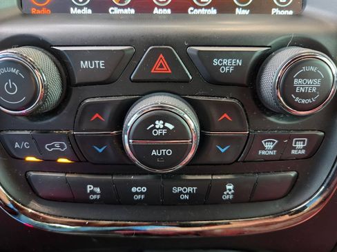 Used 2018 Dodge Durango R/T w/ Trailer Tow Group IV AWD/4WD image 25