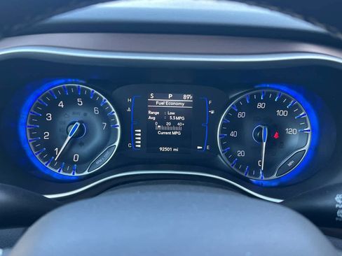 Used 2024 Chrysler Voyager LX FWD image 25