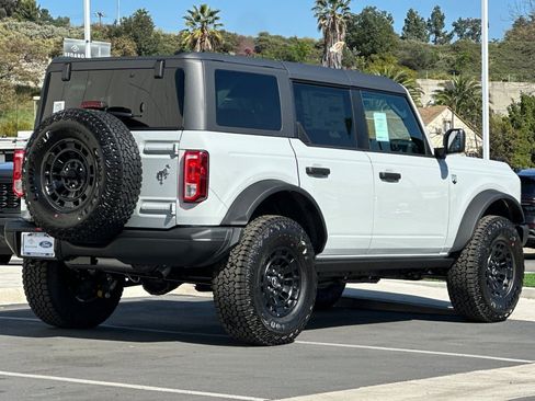 New 2026 Ford Bronco Big Bend w/ Black Diamond Package image 3