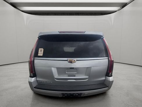 Used 2019 Cadillac Escalade Luxury AWD/4WD image 7