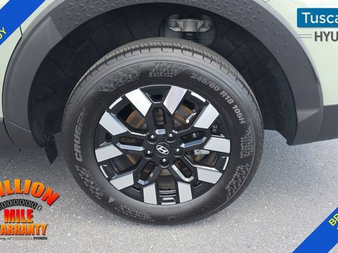 Used 2025 Hyundai Santa Cruz SE FWD image 11