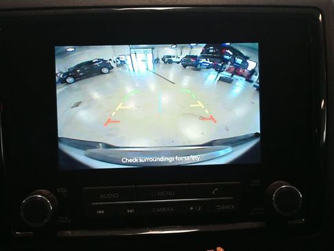 Used 2023 Nissan Frontier SV w/ Technology Package RWD image 12