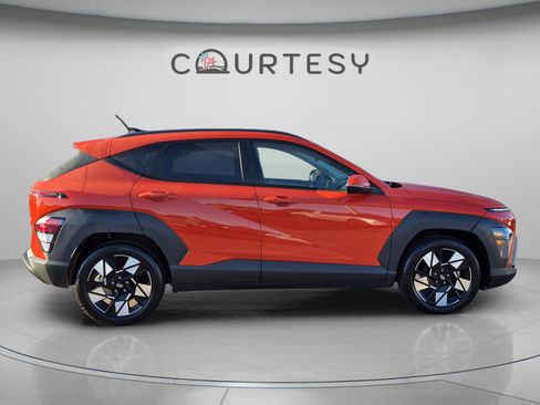 Used 2024 Hyundai Kona SEL FWD image 8