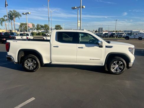 Used 2025 GMC Sierra 1500 SLT AWD/4WD image 9