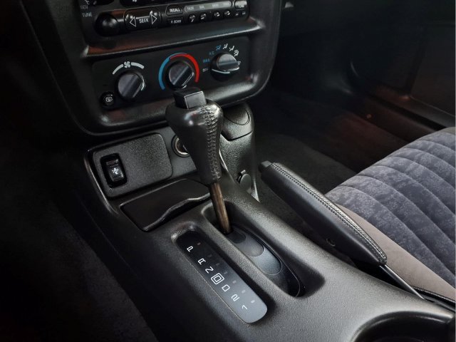 Used 2002 Chevrolet Camaro LT RWD image 6
