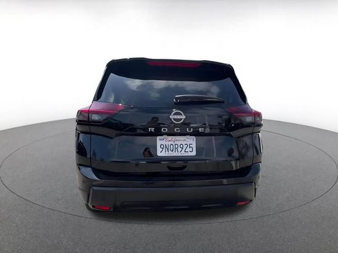 Used 2025 Nissan Rogue SV FWD image 12