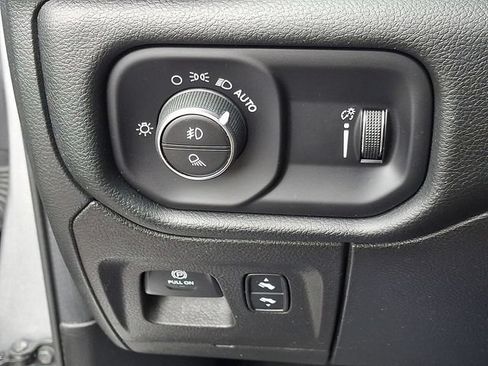 Used 2022 RAM 1500 Big Horn AWD/4WD image 25