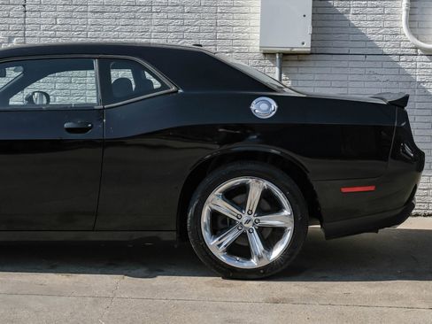 Used 2018 Dodge Challenger R/T RWD image 12