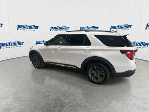 Used 2025 Ford Explorer Active w/ Active Comfort Package AWD/4WD image 8