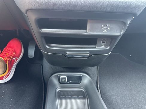 New 2026 Chrysler Pacifica Select image 76