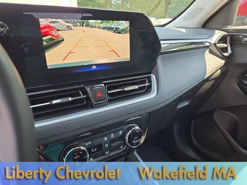 Used 2025 Chevrolet TrailBlazer LT w/ Convenience Package AWD/4WD image 13