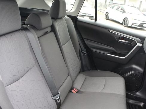 Certified 2022 Toyota RAV4 XLE FWD image 30