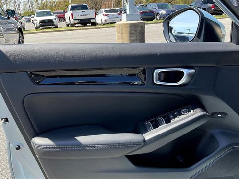 Used 2022 Honda Civic Touring image 22