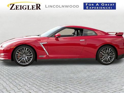 Used 2016 Nissan GT-R Premium AWD/4WD image 10