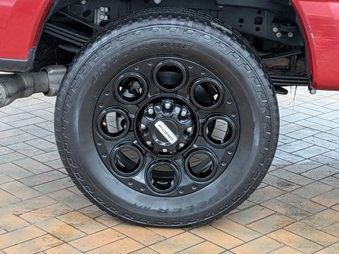 Used 2023 Ford F250 Lariat w/ Black Appearance Package image 13