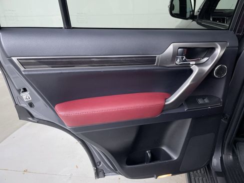 Used 2022 Lexus GX 460 Luxury w/ Sport Design Package image 21