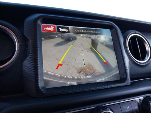 Used 2021 Jeep Wrangler Unlimited Rubicon 4xe w/ Steel Bumper Group image 16