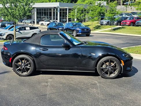 Used 2016 MAZDA MX-5 Miata Club RWD image 4