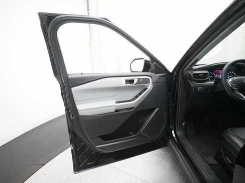 Used 2023 Ford Explorer XLT w/ Equipment Group 202A image 29