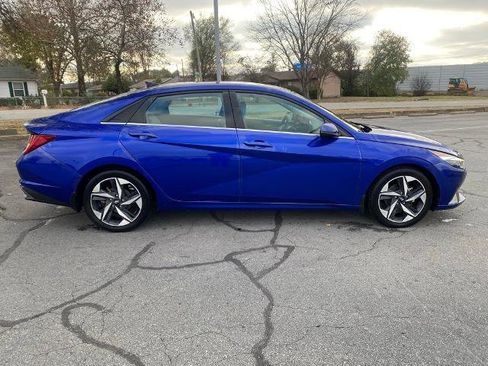Used 2022 Hyundai Elantra Limited image 8