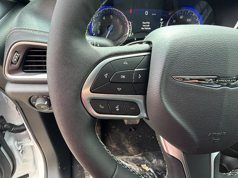 New 2026 Chrysler Pacifica Select image 22