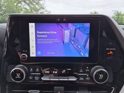 Used 2023 Toyota Highlander L FWD image 27