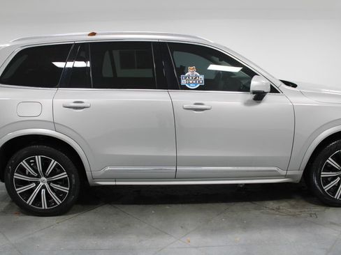 Used 2023 Volvo XC90 B5 Plus image 11