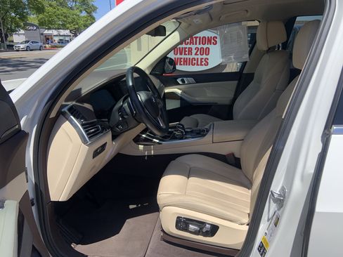 Used 2019 BMW X7 xDrive40i w/ Premium Package AWD/4WD image 11