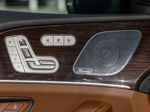 Certified 2025 Mercedes-Benz GLS 450 4MATIC image 22