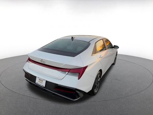 Used 2025 Hyundai Elantra Limited image 14
