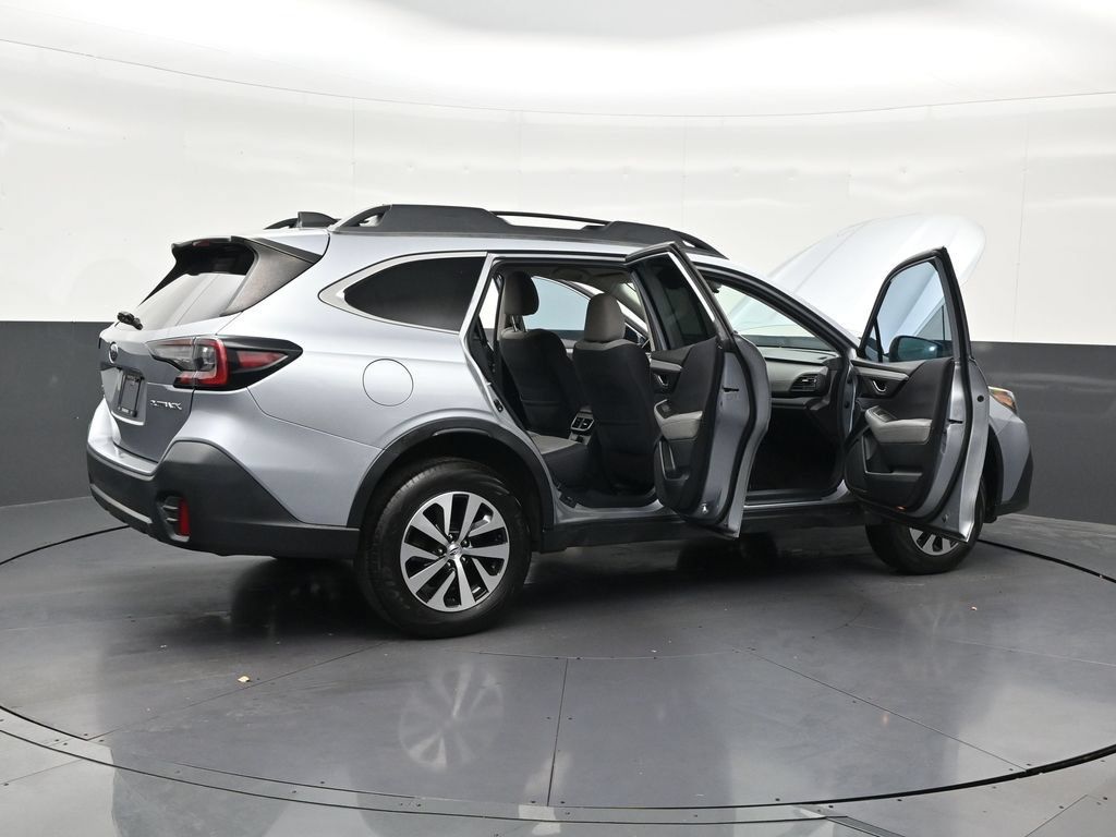 Used 2022 Subaru Outback Premium AWD/4WD image 30