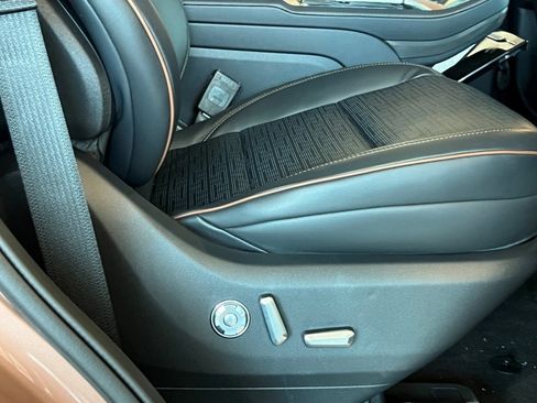 New 2025 Lincoln Navigator Black Label image 13