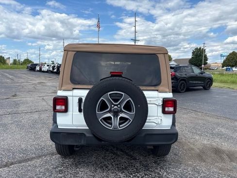 Used 2022 Jeep Wrangler Unlimited Sport AWD/4WD image 9
